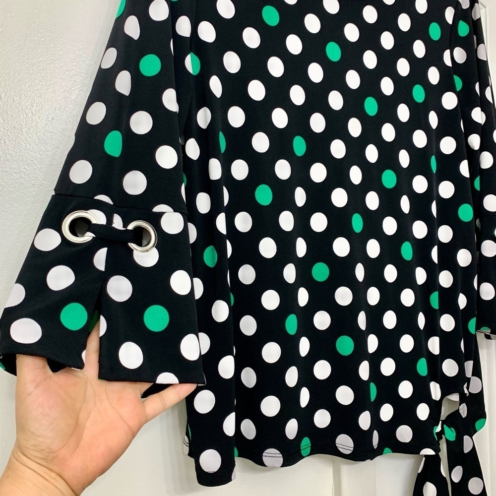 C EST. 1946 Casual Top blouse 3/4  sleeves Black Green Dots Women’s size M - Picture 3 of 9